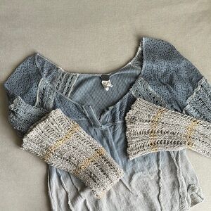 Women's Blue and Gray Sweater
